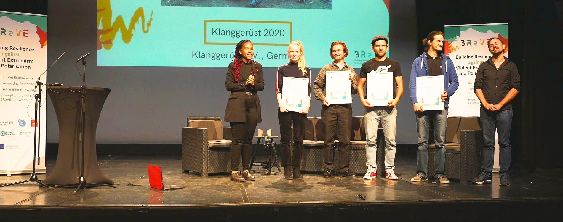 Die Gewinner*innen des BRaVE-Awards